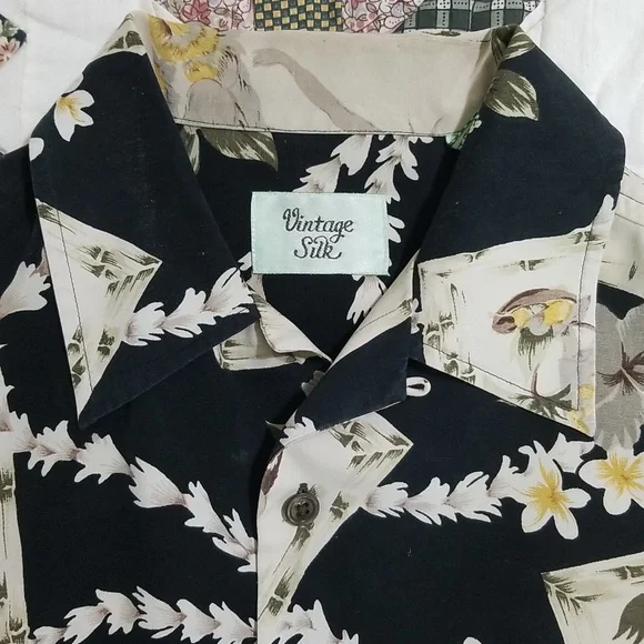 Silk Hawaiian shirt - Picture 3 of 5